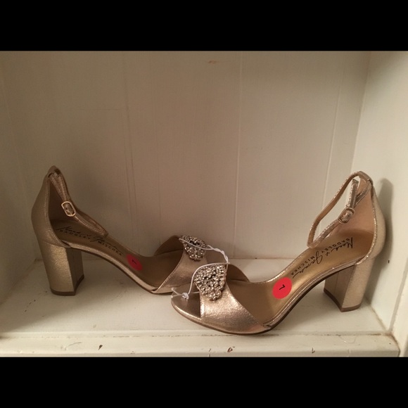 Mark & James Badgley Mischka gold Heels - Picture 5 of 7